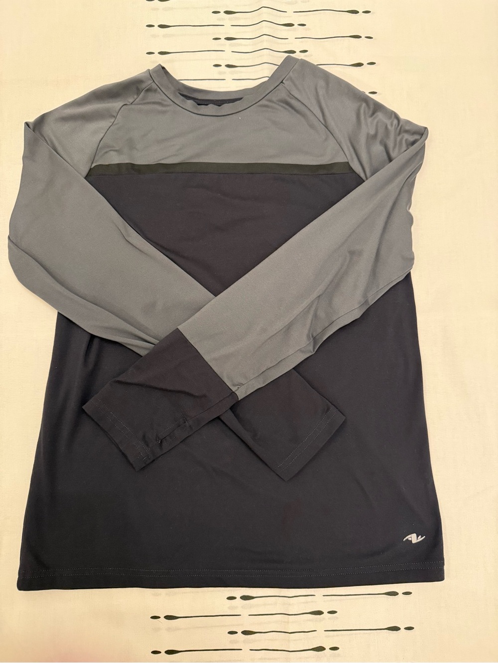Athletic Works Gray & Black Long Sleeve Colorblock Performance Tee
